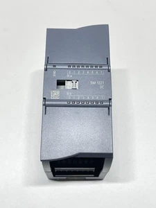 Siemens Simatic S7-1200 6ES7221-1BH32-0XB0 SM 1221 Digital Input Module 16 DI - Picture 1 of 5