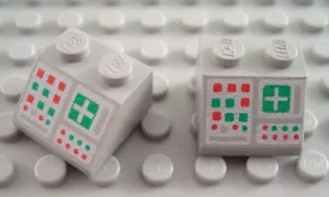 Lego Menge 2 hellgrau 2x2 dekorierte Computer Schräge Stücke - Bild 1 von 1