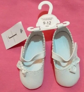 Nuevos J de Jasper Conran - Zapatos blancos de corazón festoneado para niñas 9 - 12 M - Imagen 1 de 6