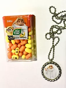 ONE MINION DRU mit Tic Tac Süßigkeiten & flacher Flaschenverschluss HALSKETTE! Partygeschenk! - Bild 1 von 1