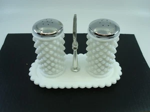 Salero y pimentero Fenton Hobnail vintage sin marca y vaso de leche carrito - Imagen 1 de 10