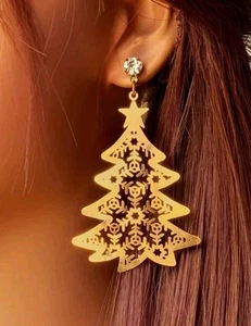 "Golden Frosted Pines – Magical Tree Earrings for a Festive Flair" - Imagen 1 de 4