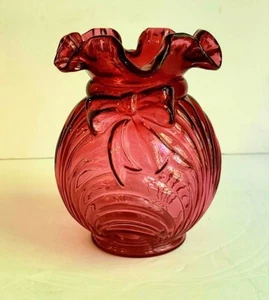 Caprice Bow & Drape Vase Cranberry Vintage Fenton Glass Ruffle Edge Large Size - Picture 1 of 4