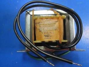 117 VAC 50/60 HZ to 12 Volt 700ma Triad F-114X foot mounted transformer - Picture 1 of 5
