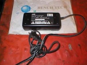 Adattatore di alimentazione CA JVC modello AA-V11U uscita DC 8,5 V - Foto 1 di 3