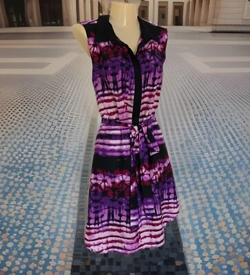 Camisa de vestir sin mangas con cinturón talla mediana púrpura estampado tie dye Henley Foto 1 de 4