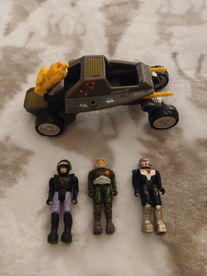 Vintage 1986 Coleco Starcom Shadow Invader Star Com W/ 3 Figures  - Image 1 of 4