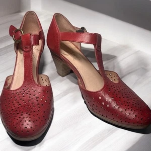 Pikolinos Mary Jane T-Strap Red leather laser cut Heels Sz 40 US Sz 9-9.5 NEW - Picture 1 of 9