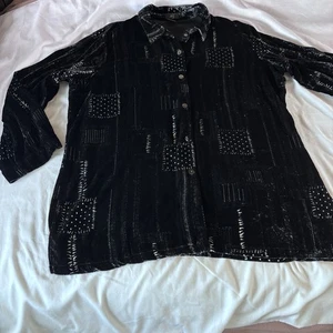 IOS Women’s XL Velvet Printed Collared Long Sleeve Button Up Top Holiday Party - Picture 1 of 13