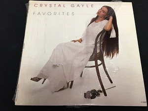 CRYSTAL GAYLE FAVORITES VINYL LP - Picture 1 of 3