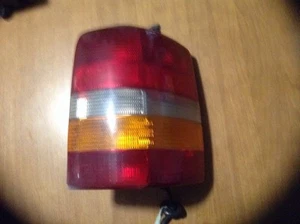 1993 1994 1995 1996 1997 1998 Grand Cherokee Tail Light Passenger Right W/bulbs - Picture 1 of 4
