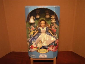 Walt Disneys Alice im Wunderland mit Mini Teeservice NRFB - Bild 1 von 9