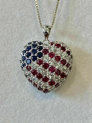 Colgante redondo de zafiro azul y rubí creado en laboratorio de 2 quilates enchapado en oro blanco de 14 k plateado Foto 1 de 4