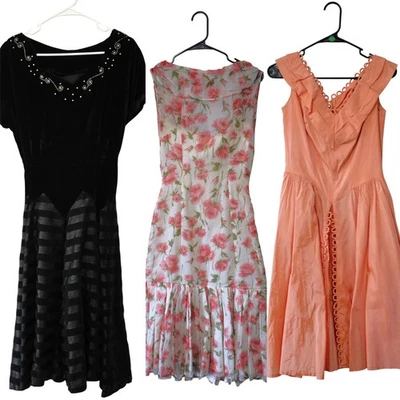 Lote de vestidos de gasa rosa tafetán coral negro años 50 vintage - NECESIDAD MENOR TLC Foto 1 de 4