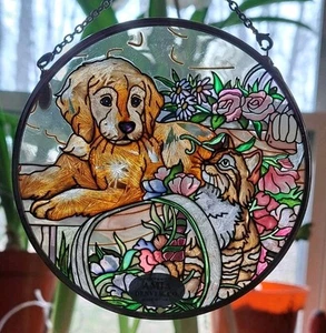 SCHÖNER BLUMEN HUND & KATZE SONNENFÄNGER GLAS 4 1/2" RUND HANDBEMALT AMIA DENVER - Bild 1 von 14