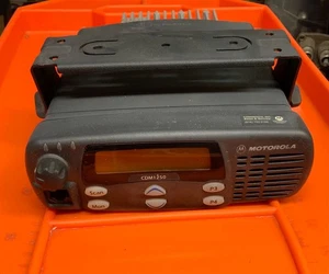 🇺🇸 MOTOROLA CDM1250 UHF CDM 1250 - Picture 1 of 3