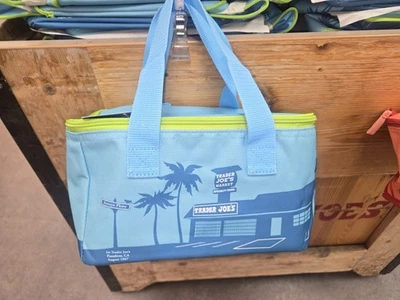 Mini bolsa de almuerzo aislada Trader Joe's azul verde 1,5 galones refrigerador bolsa limitada Foto 1 de 2