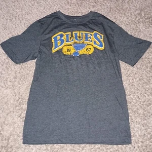 Men's NHL St Louis Blues T-shirt Size Large Color Gray Blue Yellow Hockey... - Picture 1 of 3