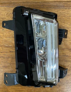 OEM Fog Light 2017-23 Cadillac XT5 DRL Running Cornering Lamp LED RH Side - Picture 1 of 5