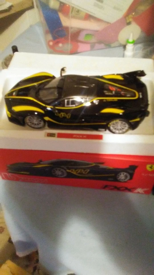 BURAGO SIGNATURE SERIES 1:18 AUTO DIE CAST FERRARI FXX K NERO  ART 18-16907 - Immagine 1 di 1