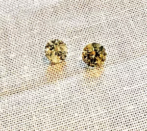 Coppia di diamanti tondi abbinati .95ctw, diamanti JTV - Foto 1 di 17