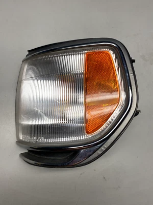 Conjunto de luz de lente de señal de separación de estacionamiento esquina del conductor izquierda Lexus LX450 LH Foto 1 de 4