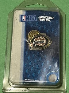 Los Angeles LA Clippers NBA Clip Metal Lapel Collectible Old Team Logo Swirl Pin - Picture 1 of 2