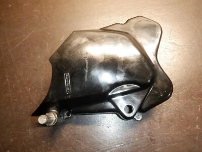 Kawasaki GPZ 305-B1 1983 | Cubierta de piñón delantera | Usado OEM Foto 1 de 4