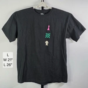 Camiseta gráfica Demography L negra "Move In Silence" International Chess Club - Imagen 1 de 6