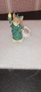 CODA CON CUORE - 2,5"H-2020 - STATUINA TOPI AMERICANI - STATUA DEL TOPO DELLA LIBERTÀ - NUOVA CON SCATOLA - Foto 1 di 4