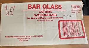 Bar Glass Q-25 Hard Surface Cleaner - Disinfectant Sanitizer Box of 100 1/4oz - Picture 1 of 4