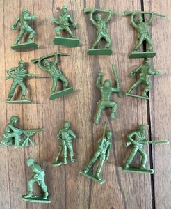 COLLECTION OF PLASTIC SOLDIERS - WWII ARMY / U.S / MARINE - 13 FIGURES! 🔥 CAT84 - Picture 1 of 1
