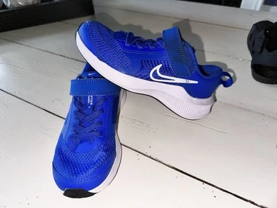 Zapatillas Nike Downshifter azul brillante fáciles de poner para niños pequeños 10,5 LEER Foto 1 de 4
