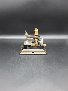 Casige tin toy sewing machine Germany - Picture 1 of 11
