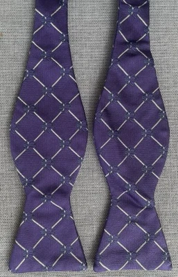 Pajarita de seda Brooks Brothers Makers púrpura, logotipo polar dorado 2,25" nueva con etiqueta Foto 1 de 4