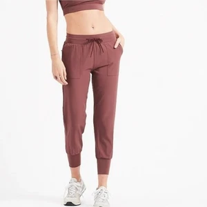 Vuori Summits Woven Jogger Fig Maroon Athleisure Pants Sz Medium - Picture 1 of 9