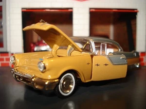 1955 PONTIAC CHIEFTON LIMITED EDITION 1/64 M2 1950'S CRUISER M2 COOL - Picture 1 of 4