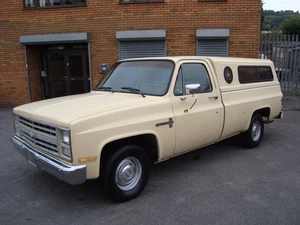 CHEVROLET C10 5.7 V8 AUTO CUSTOM DELUXE LWB PICKUP(1986)CREAM! DRIVES! RUSTFREE! - Picture 1 of 12