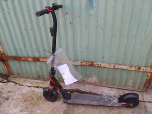 EVO VT5 Folding Electric Scooter Black Red Customer Return Faulty Untested Used - Picture 1 of 14