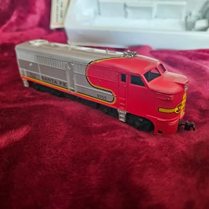 Life-Like HO Scale Model Train Santa Fe Diesel Locomotive Engine - Works - Picture 1 of 9