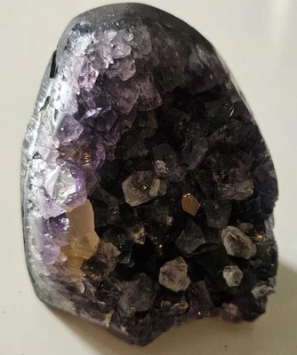 'Collectors Grade' Amethyst Druze Formation (760g) - Image 1 of 4