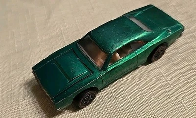 Dodge Charger Hot Wheels Redlines 1968 verde personalizado con interior blanco Redline Foto 1 de 4