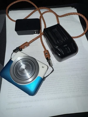 Canon PowerShot N 12.1MP Digital Camera - Image 1 of 2