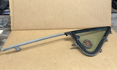 1973-1979 Ford F100 F150 F250 F350 1978-79 Bronco RH Vent Window Assembly OEM - Image 1 of 4