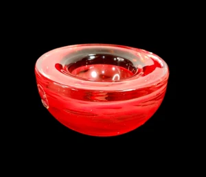 Candelabro votivo de vidrio artístico con luz de té rojo y transparente remolino de Artland - Imagen 1 de 9