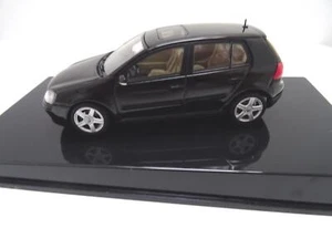 Volkswagen VW Golf 5 Modelo De Coche 4 Puertas 1:43 Autoart Negro 1K9099300B041 - Imagen 1 de 3