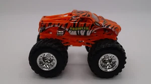 Merodeador Monster Jam escala 1/64 Hot Wheels - Imagen 1 de 5