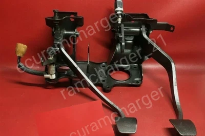 Conjunto de soporte de embrague y pedal de freno para camioneta Toyota 90-95 4Runner 4CYL 1989-1995 Foto 1 de 3