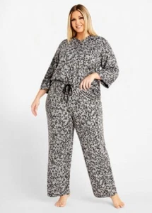 NWT ELLEN TRACY GRAY LEOPARD 2 PC 3/4 SLEEVE TOP & LONG PANTS PAJAMA SET $60 3X  - Picture 1 of 2