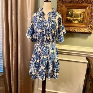 NWT Women's Entro Blue White Medallion Print Tiered Mini Dress Size MEDIUM - Picture 1 of 7